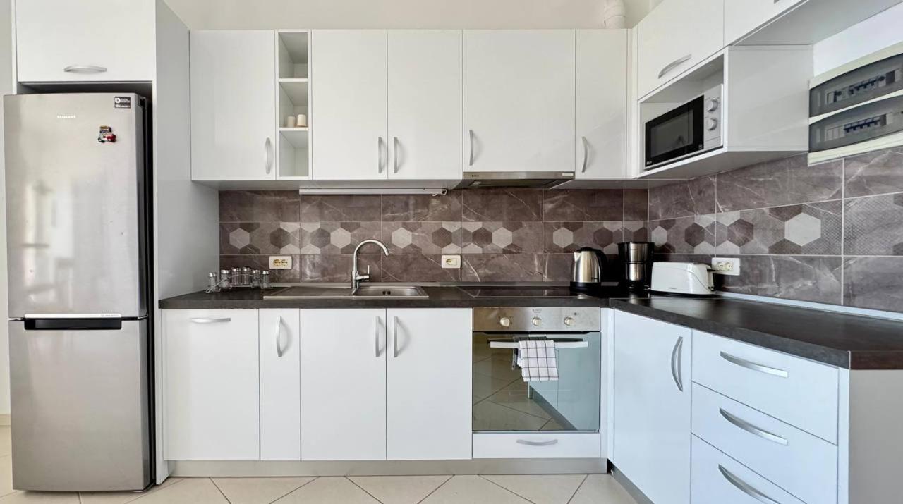 Del Mar Sea View Apartment ساراندا المظهر الخارجي الصورة